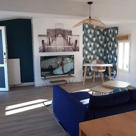 Superbe Appartement Renove 4 Personnes Le Zen Scandi Au Centre Ville - Draps - Serviettes Parking - La Roche-Chalais Exterior photo